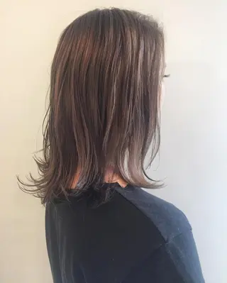 ミディアム カラー 齋藤 咲のヘアスタイル