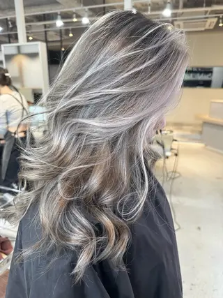 セミロング カラー 井上 一平のヘアスタイル