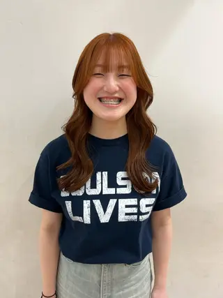 ロング カラー 荒川 三希のヘアスタイル