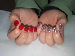 ネイル R'well所属・はばすみれ🎀ﾈｲﾙ 光ﾌｪｲｼｬﾙ ﾍｱのネイルデザイン