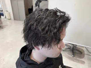 パーマ メンズ Erika [Simple]のヘアスタイル