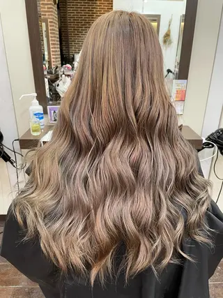 ロング カラー 個性派ネイル 🌼 ハルカ ♡の眉毛・アイブロウイメージ