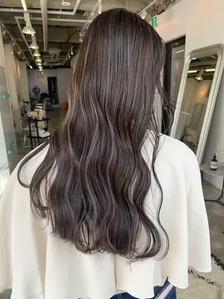 ロング 《4月クーポン記 載中》小森祐希のヘアスタイル