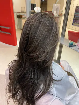 ロング カラー hair make huit8所属・ハイライト&ブリーチ 💇🏼‍♀MAHOのヘアスタイル
