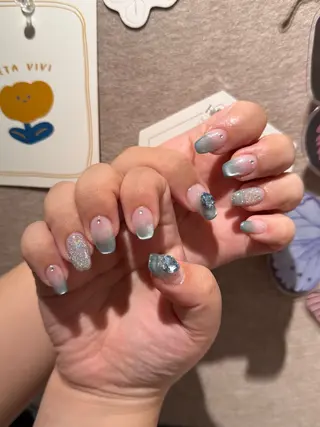 ネイル ヨウ キョウセンのネイルデザイン