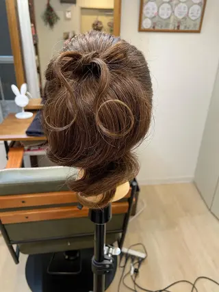 セミロング ヘアアレンジ HempBeauty 浅野アサミのヘアスタイル