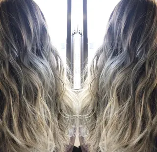 ロング 🩵波巻き／ツイスパ HARU💎のヘアスタイル