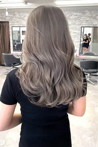 ロング カラー 艶髪ハイトーン特化 梅田美容室SLYのヘアスタイル
