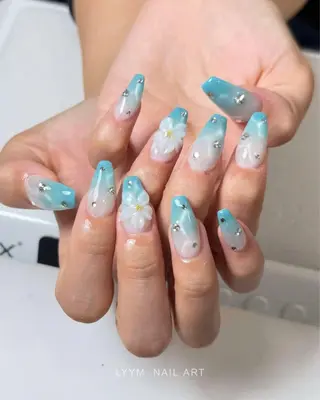 ネイル LYYM Salonのネイルデザイン