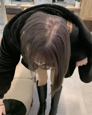 ショート カラー ハイトーンボブ 前田 表参道　グレージュのヘアスタイル