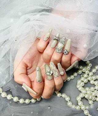 ネイル KiKO 🌻ひまわりサロンのネイルデザイン