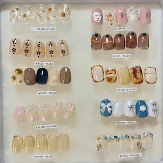 ネイル S LOUNGE NAIL所属・パーツたくさん🍓 SUMIのネイルデザイン