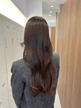 ロング 鳥越 彩乃のヘアスタイル