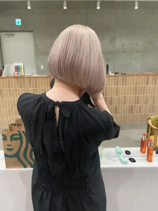 ショート カラー ヘアアレンジ ミニボブ/ブリーチ 🌈MISATOのヘアスタイル