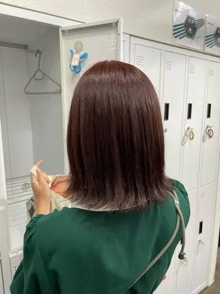 ミディアム apollo 横浜所属・横浜🦋ハイトーン 🫐シャドウルーツのヘアスタイル