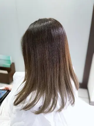 ミディアム カラー newi WASHIOのヘアスタイル