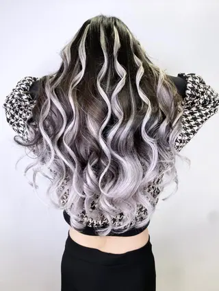 セミロング 💎馴染むエクステ ×カラーTOMO💎のヘアスタイル