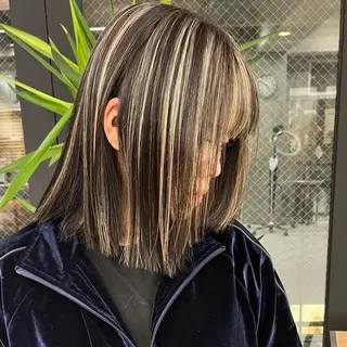 ミディアム 🌊ハイライト Rizu🌊のヘアスタイル