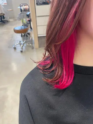 カラー チグサ ミウのヘアスタイル