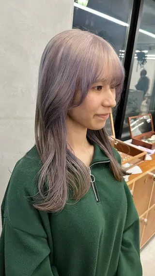 セミロング カラー nalu.所属・前山 七海のヘアスタイル