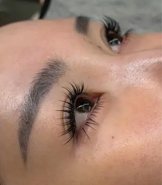 マツエク・マツパ ゆり❤️愛.ラッシュ AURAのマツエク・マツパデザイン