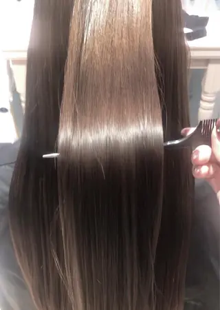 ロング 髪質改善　縮毛の達人 矢井由真のヘアスタイル