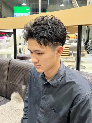 ショート パーマ メンズ アイブロウ メンズ特化 【かな】のヘアスタイル