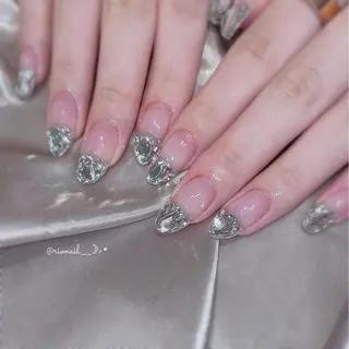 ネイル 𝘙𝘪𝘰𝘯𝘢 ...🕯🤍のネイルデザイン