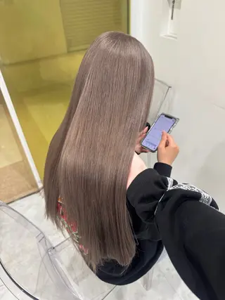 カラー ミルクティーベージュ 🤍Yumeのヘアスタイル