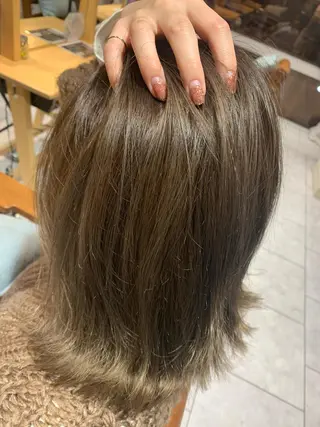 ミディアム カラー 浅沼 久瑠美のヘアスタイル