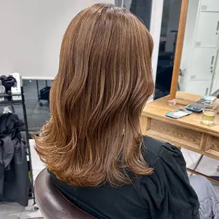 ミディアム カラー ブリーチなし/レイヤ ー特化🌈Tommyのヘアスタイル