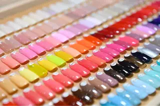 カラー ネイル hashimoto naoのマツエク・マツパデザイン