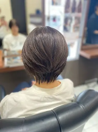 ショート 横手 亜紀のヘアスタイル