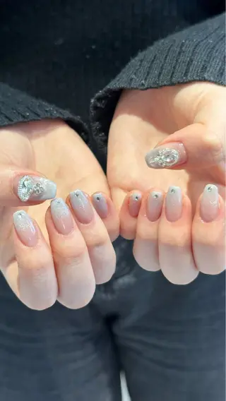 ネイル 🎀韓国レイヤー特化 🎀ベージュ/ミクのヘアスタイル