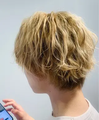 ショート カラー パーマ メンズ 透明感カラー 板橋　島村美咲のヘアスタイル