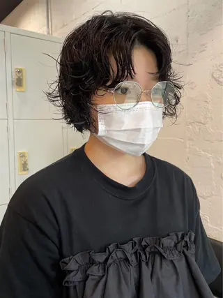 ショート カラー パーマ satsuki 暖色・ブラウンカラーのヘアスタイル