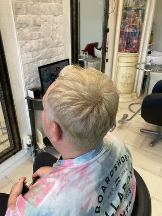 メンズ hairroomsheeps所属・ハイトーン/ホワイト カラー/SHOKAのヘアスタイル