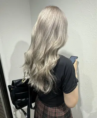 ロング カラー ハイトーン/レイヤー /艶カラー🎀のヘアスタイル