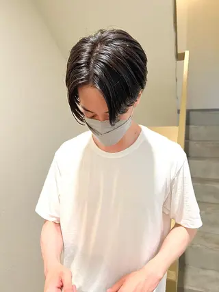 ショート レイヤーカット/ 透明感カラー レイのヘアスタイル