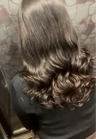 ロング DILL大通り所属・札幌初コテ巻きパーマ 🍁和田洋🍁のヘアスタイル