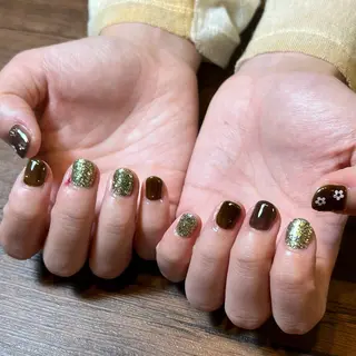 ネイル HENRIETTA NAILSALONのネイルデザイン