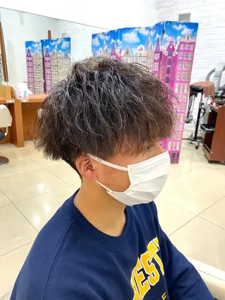 ミディアム パーマ メンズ 岡田大志🇰🇷 中/韓メンズヘアのヘアスタイル