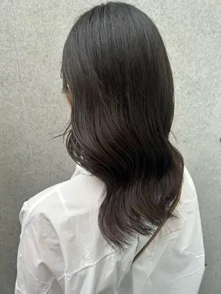 ミディアム 阪口 依美奈のヘアスタイル