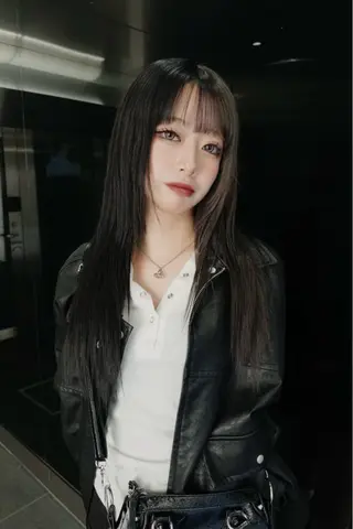 ロング カラー naito/ブリーチ /エクステ/縮毛のヘアスタイル