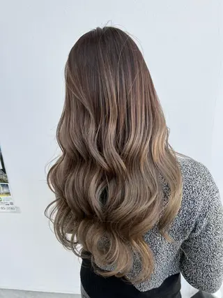 ロング カラー 中山 響希のヘアスタイル