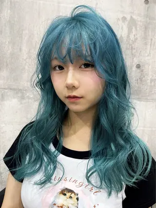 カラー ダブルカラー/レイヤ ーカット𝓜𝓐𝓞のヘアスタイル