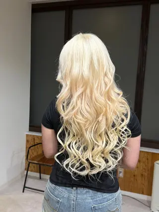 ロング ブリーチカラー よねだまことのヘアスタイル