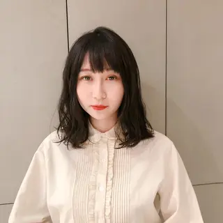 ミディアム カラー 古屋 花織のヘアスタイル