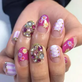 ネイル VIOLUS所属・VIOLUS 関目のネイルデザイン