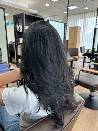 ロング アカサ所属・A.casa まつおかのヘアスタイル